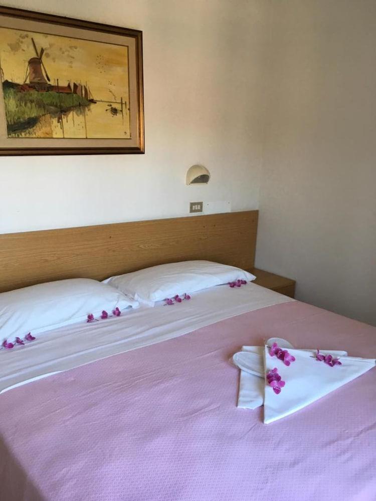 Hotel Peonia Rimini Eksteriør bilde