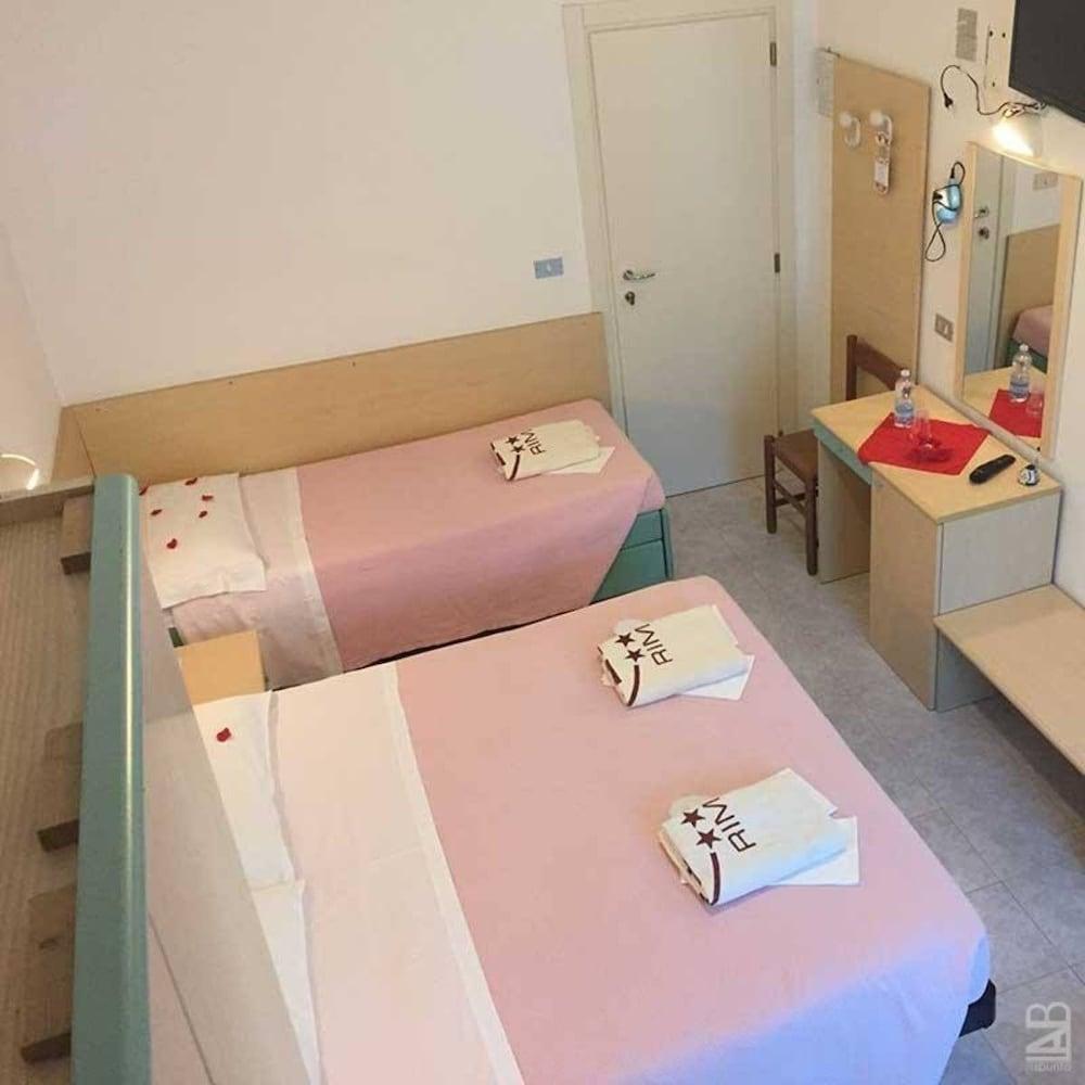 Hotel Peonia Rimini Eksteriør bilde