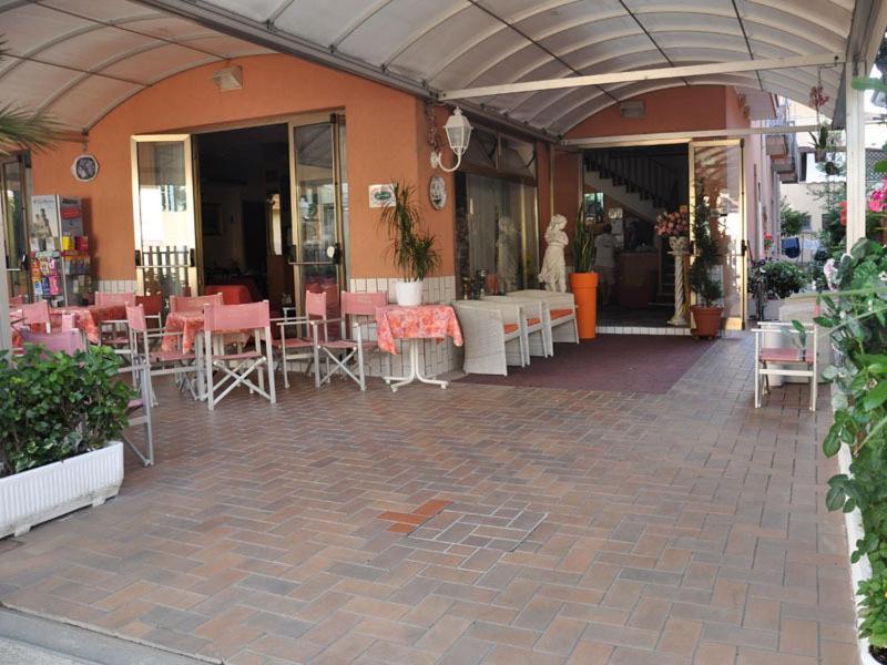 Hotel Peonia Rimini Eksteriør bilde